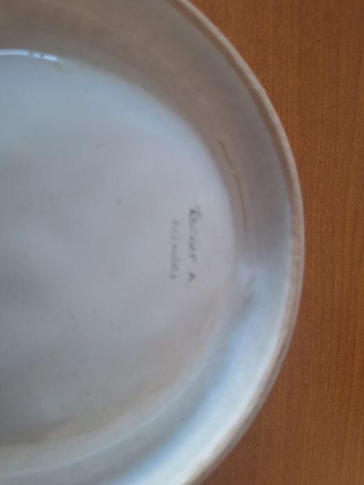 Ceramica veche-Jandarmeria ungureasca Scrumiera lucrata manual semnata Reicher K