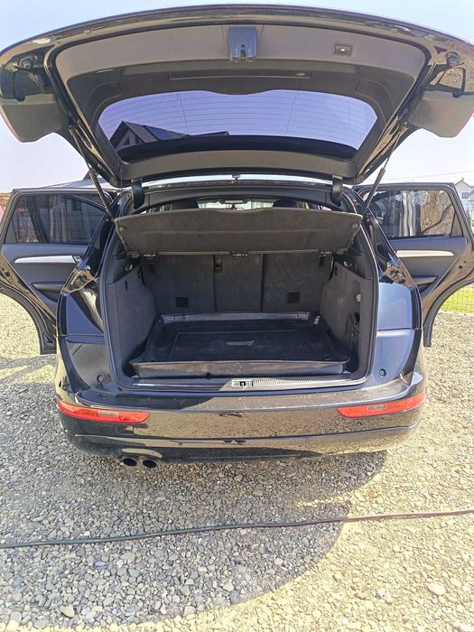 Audi Q5 an 2011 motor 2.0 170 c.p. manual înmatriculată România