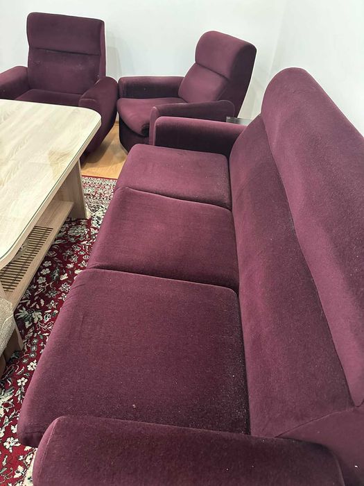 Холова гарнитура диван и два фотьойла