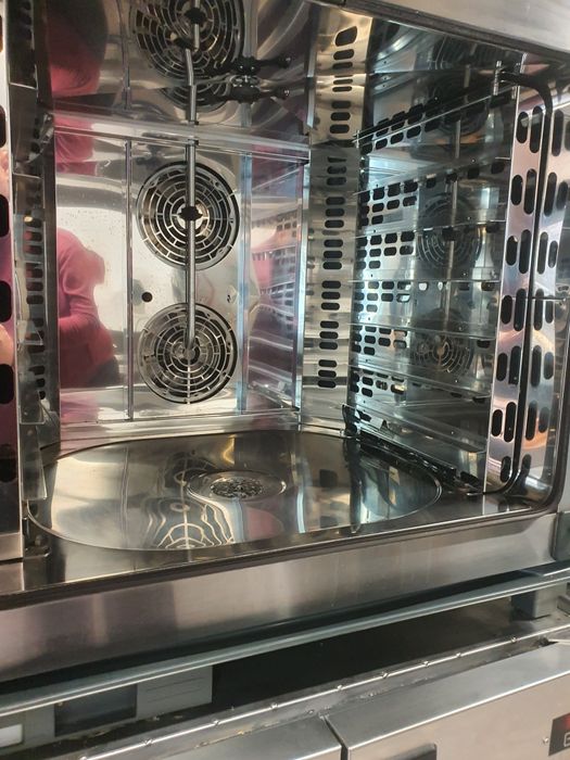 Cuptor Unox Patiserie 6 tavi Pe Gaz