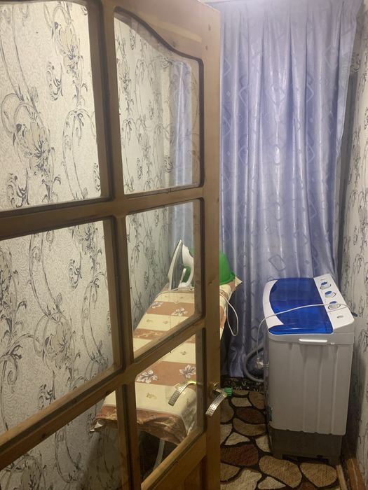 Uy sotiladi 2 xonali 3 xona qilingan Qo’shimchalari bor