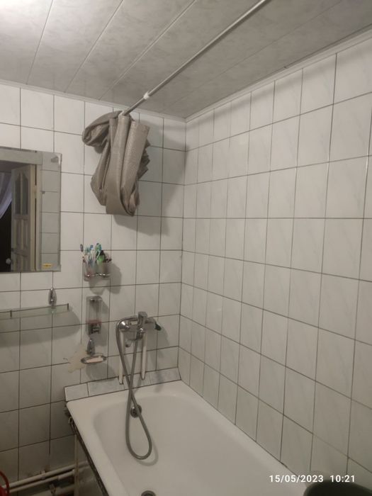 Taxtapulda 4 xonalik kvartira sotiladi 2 etaj tarsavoy