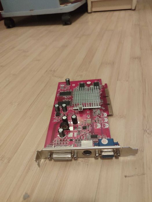 Ретро компютърни части / Ретро хардуер (AGP видеокарта, Дъно Socket 754, DVD-ROM, RAM, LAN) – поотделно или в лот