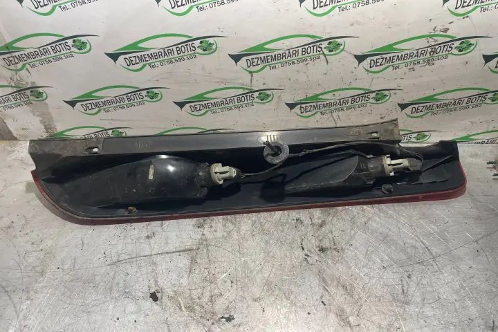 Lampa / Tripla stop dreapta pe aripa Ford Focus 2009