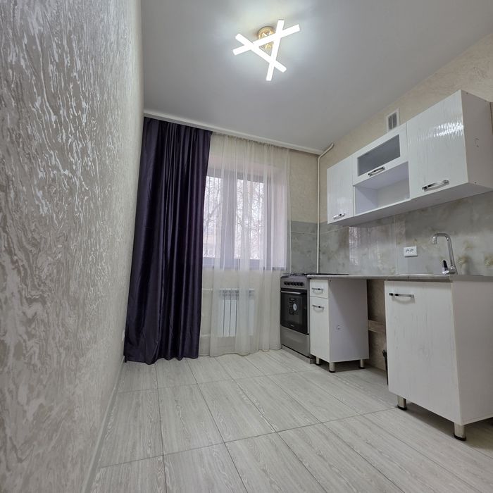 Массив Ялангач школа 190, школа 187. 1 комнатная 1 этаж. Кирпич. Евро.