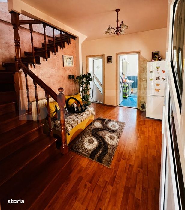 Casa de vanzare, 200 mp, 500 mp teren, zona Sangeorgiu de Mures