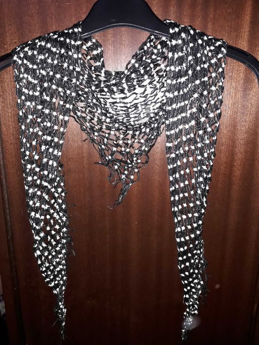 Дамски комплект шал и ръкавици без пръсти мрежести