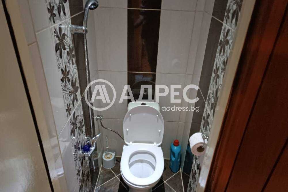 Тухлен тристаен апартамент в района на ОУ "Отец Паисий"
