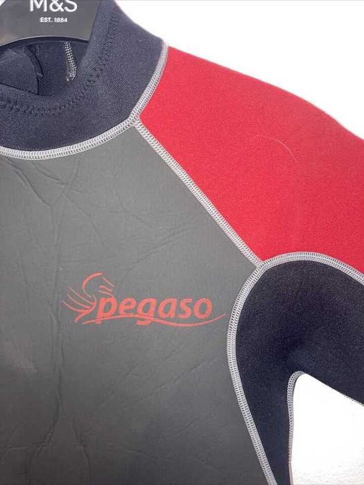 Неопренови костюми детски и мъжки