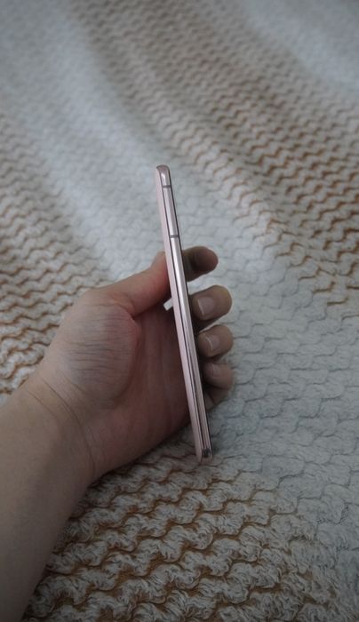 Продам Samsung galaxy S21