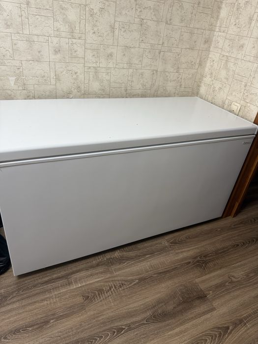 Продам морозильную камеру