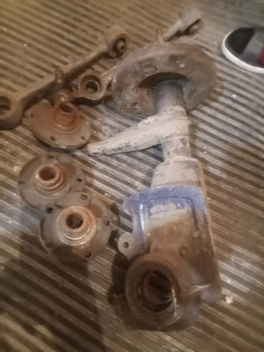 стойка на ауди 100 квадро