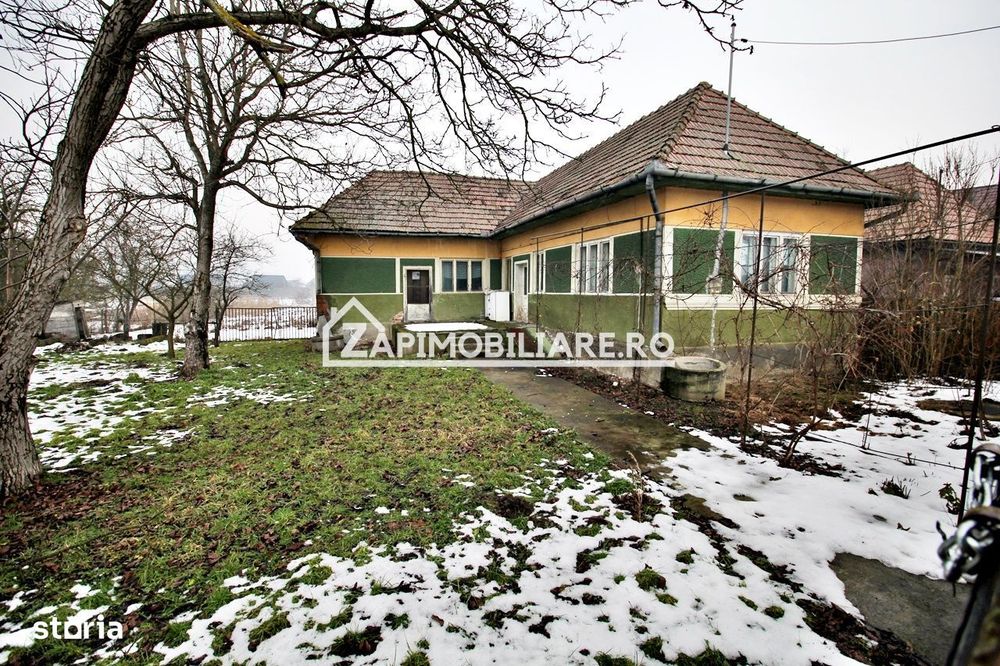 Casa 3 camere,1 baie,100 mp, 2.700 mp teren,0% comision