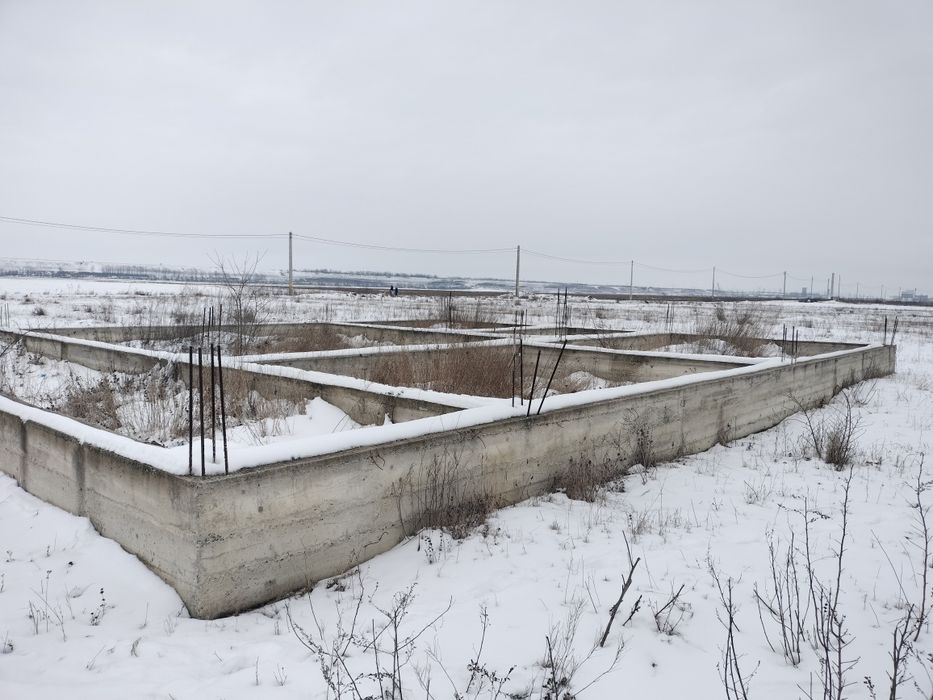 Vând teren intravilan