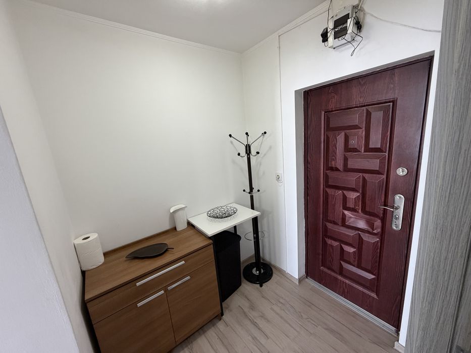 Inchiriez apartament cu 1 camera