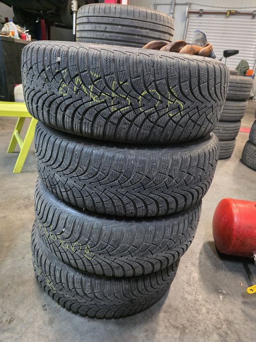 Оригинални джанти Toyota със зимни гуми Goodyear Ultra Grip 9