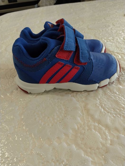 Маратонки Адидас