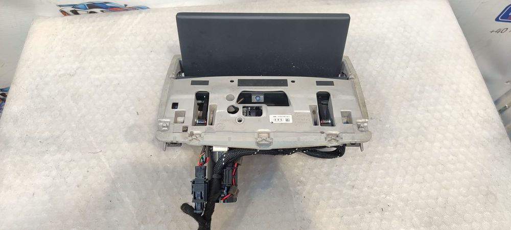 DISPLAY CENTRAL MULTIMEDIA / ECRAN RETRACTABIL MMI AUDI A3 8V 2015 / 2012–2016 / COD OEM 8V0 857 273 M / 8V0857273M (5E2)