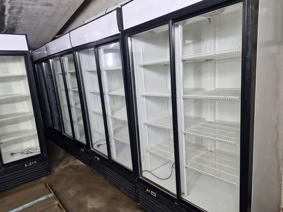 Продам витринные холодильники