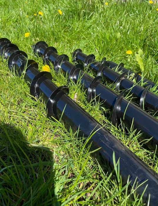 Метални винтове за навиване в земя.