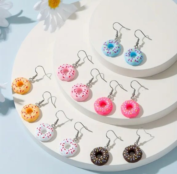 Обеци донати,бургери,сладоледи..