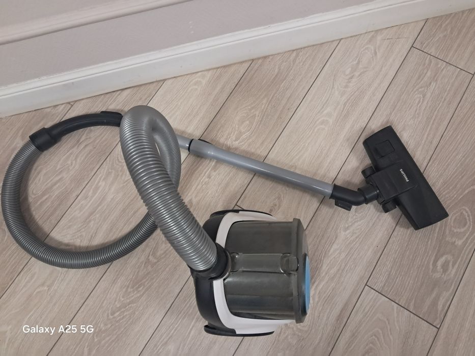 Пылесос Philips продам.