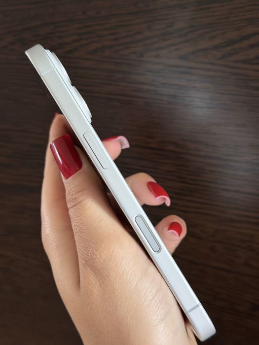 Iphone 16 White 128GB в идеальном состоянии