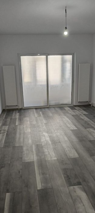 Se vinde ap.2 camere,zona ic.frimu,56 mp,et.1,decomandat,Bl, K1A,renovat de la placa,totul nou,inclusiv  instalația electrică,izolat exterior.
