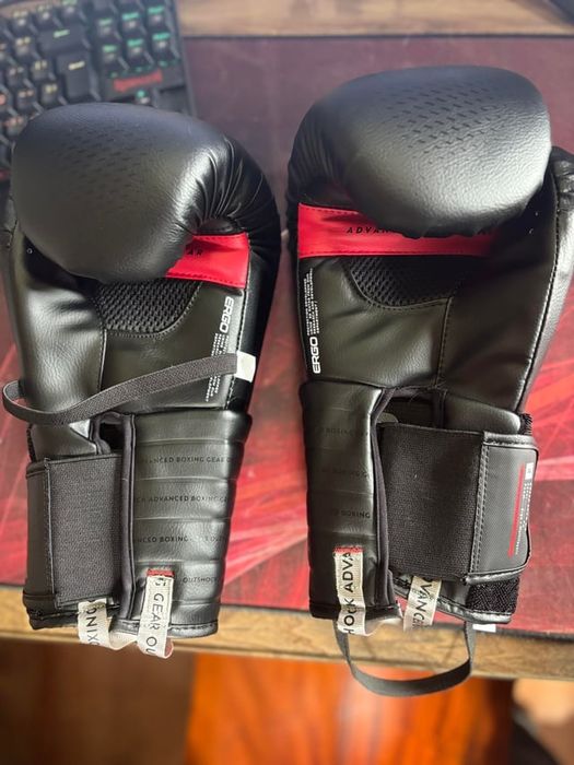 Боксерские перчатки оригинал