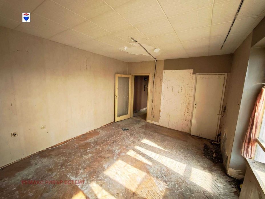 Двустаен апартамент  за ремонт кв. ЦЮР, гр. Русе