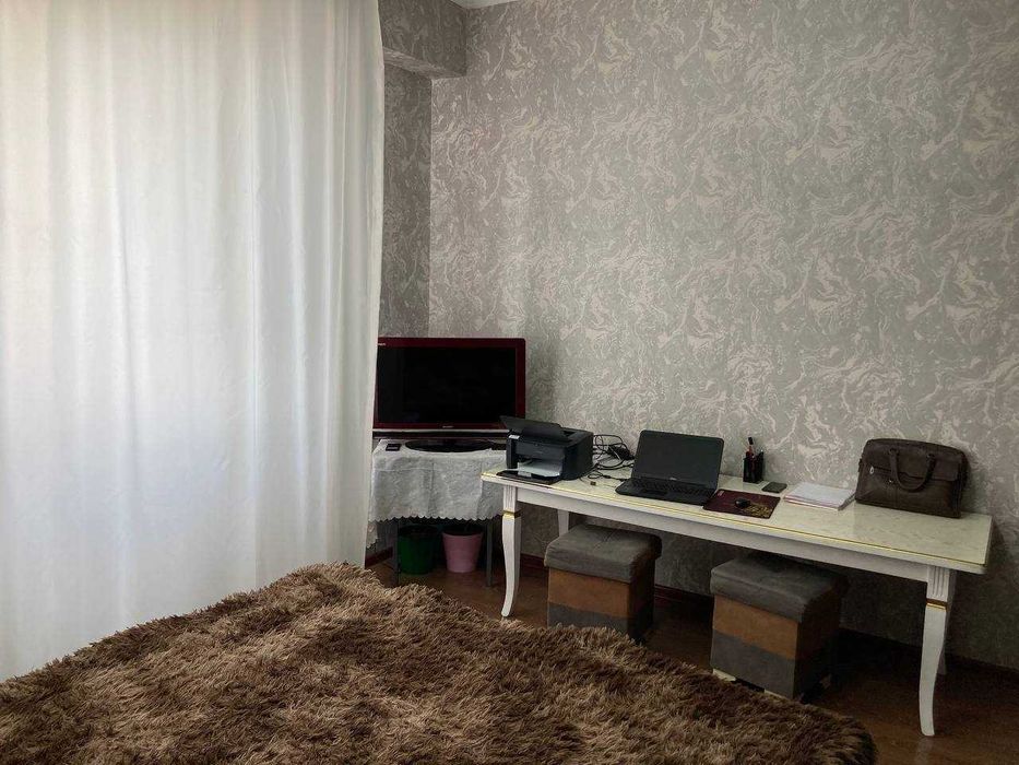 Срочно Продаётся 3- ком квартира в Яшнабатском: ор : Дустлик метро