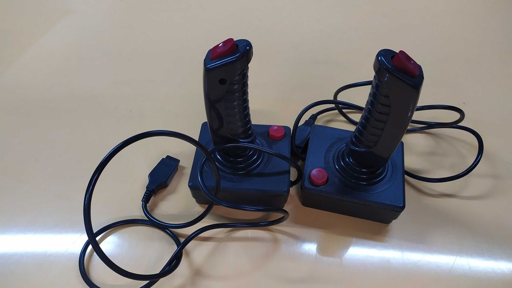 Ретро видеоконзола - стил Atari 2600 (реплика) с 5001 вградени игри