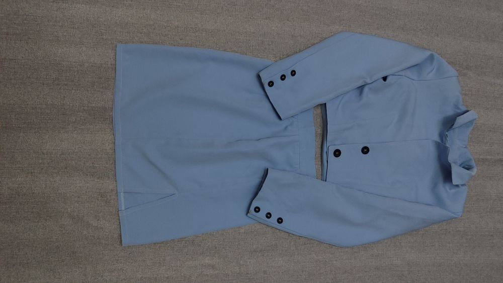 Продается Костюм женский