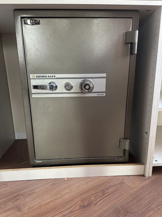 Продам сейф огнеупорный