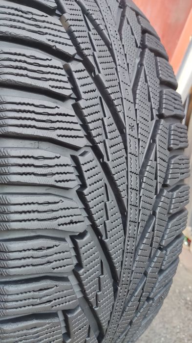 4бр. зимни гуми 245/50/20 Nokian Hakapelitta , SUV
dot23
8mm
Много доб