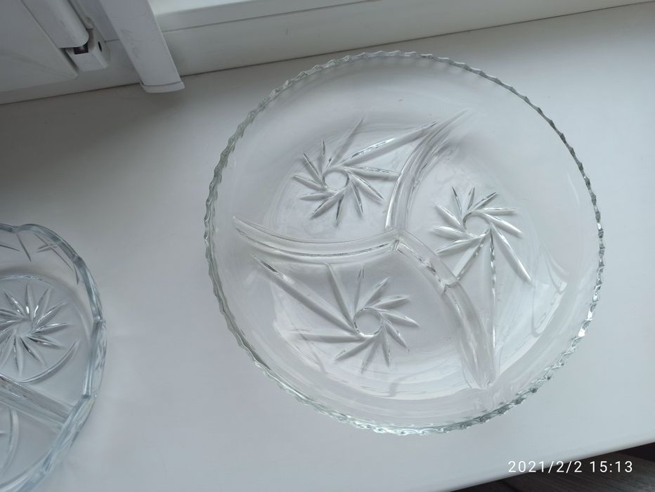 Блюдо с тремя отделениями.