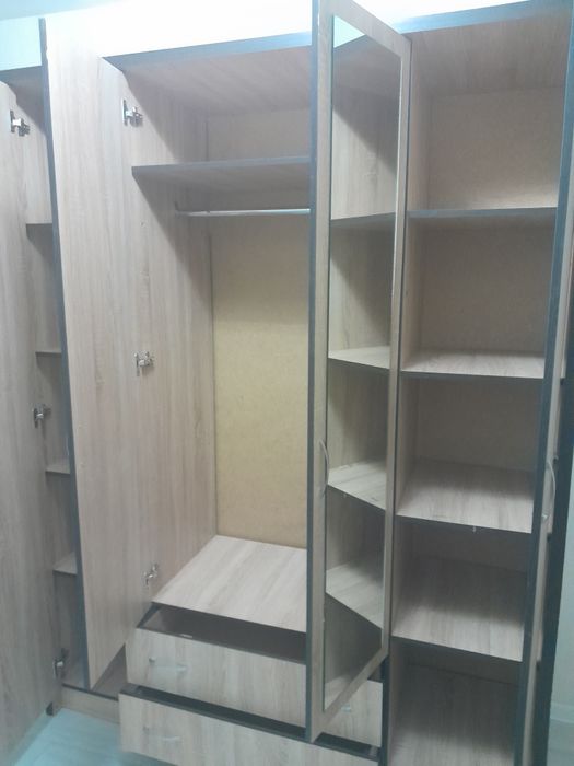 Шкаф 4х створчатый