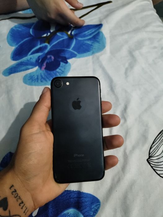 Vand iphone 7 negociabil