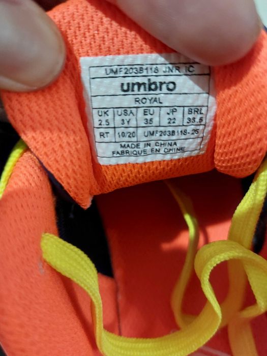 Детски футболни обувки umbro 35