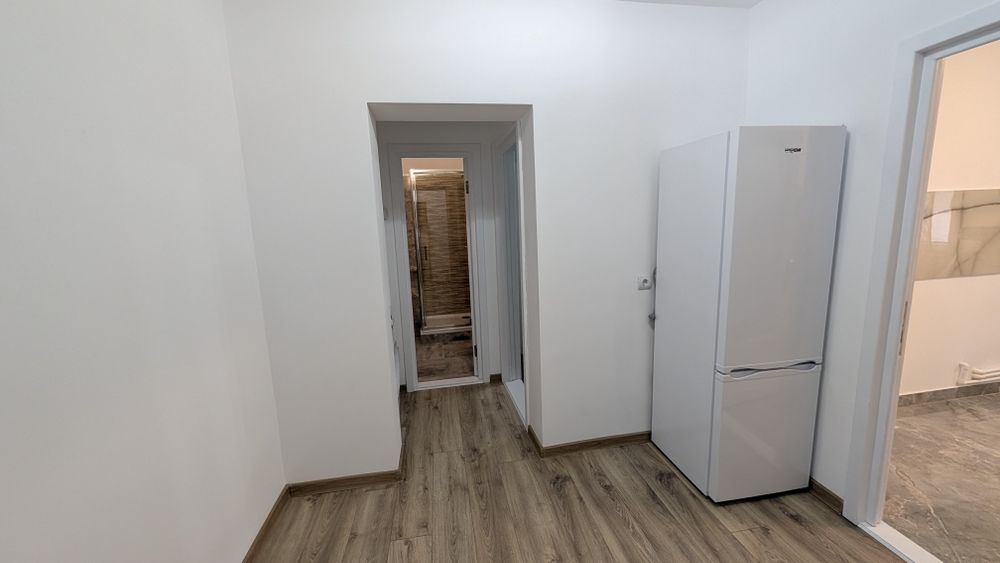Vând apartament cu doua camere