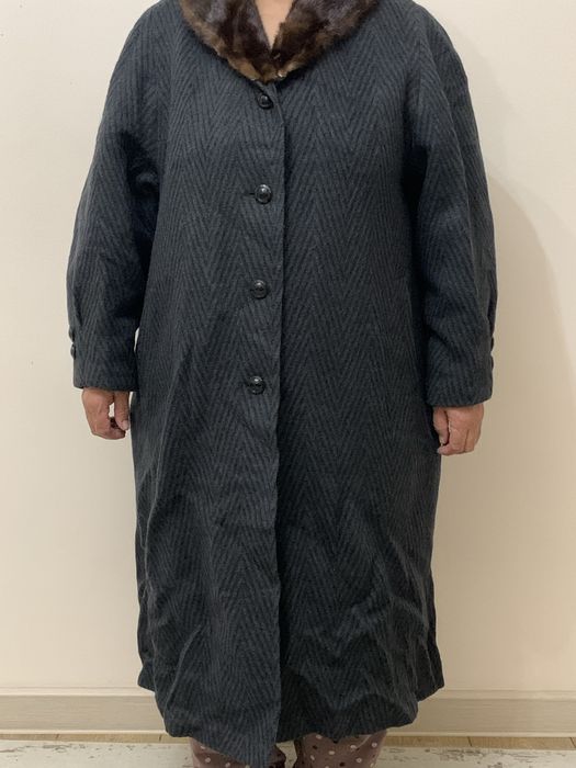 Продам женское пальто