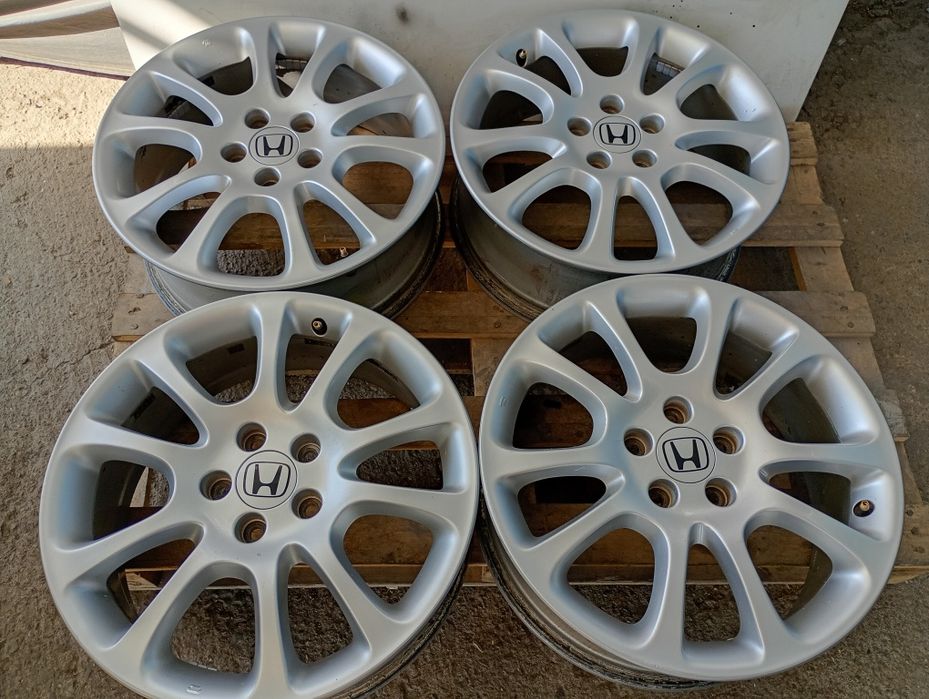Топ състояние 18-5х114.3 ЕТ50 7j Honda C-RV