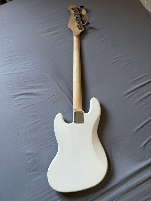 Продам бас Rockdale