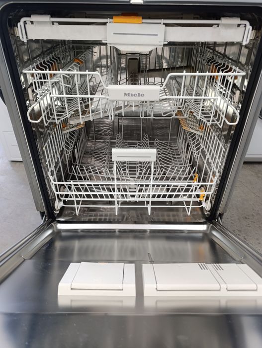 Съдомиялна за вграждане Miele A++ XXL