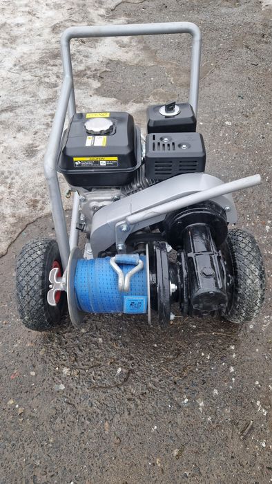 Vănd troliu pe benzină 2 tone