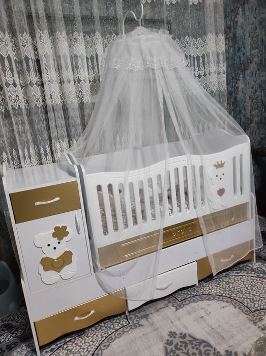 Детская кроватка