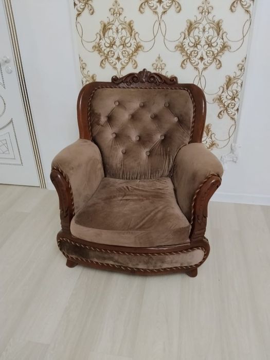 Продам диван с креслом