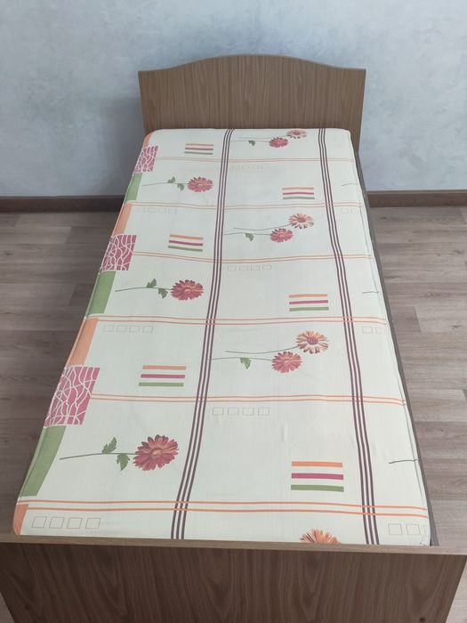 Продам кровать одна спальня 2 м