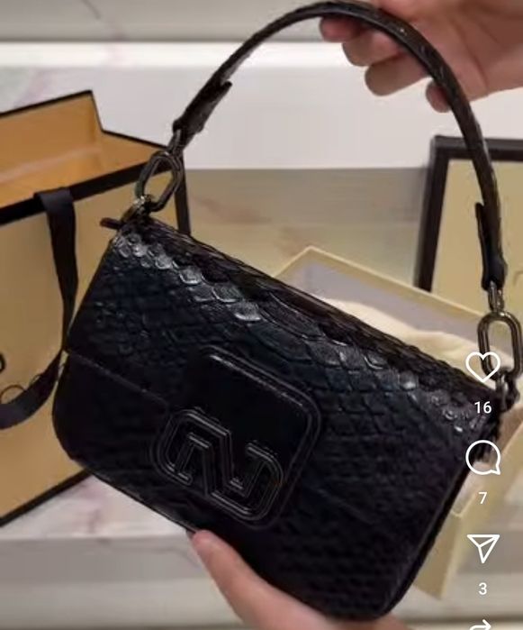 Сумка Nursace натуральная питон