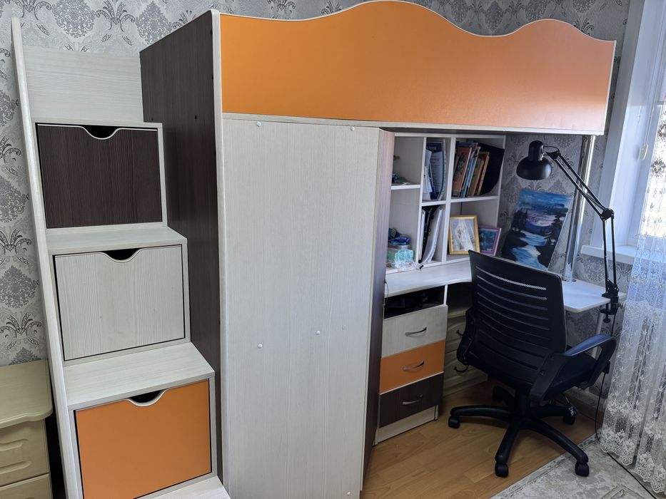 Двухъярусная кровать